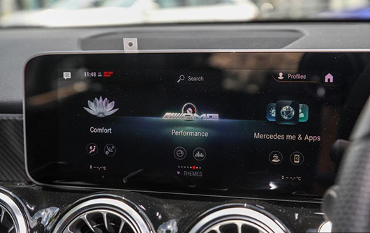 Nội thất Mercedes-AMG GLB 35 4MATIC.